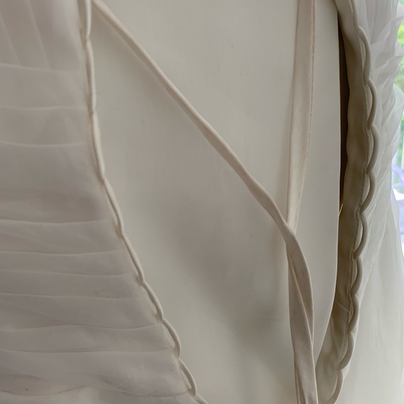 White wedding dress never worn or altered! - Picture 6 of 8